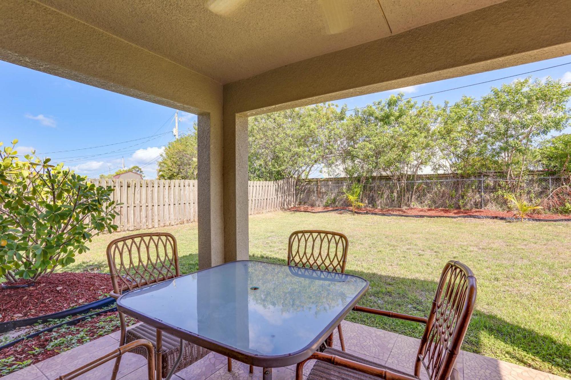 Port St Lucie Home With Above-Ground Pool And Grill Carlton Eksteriør billede