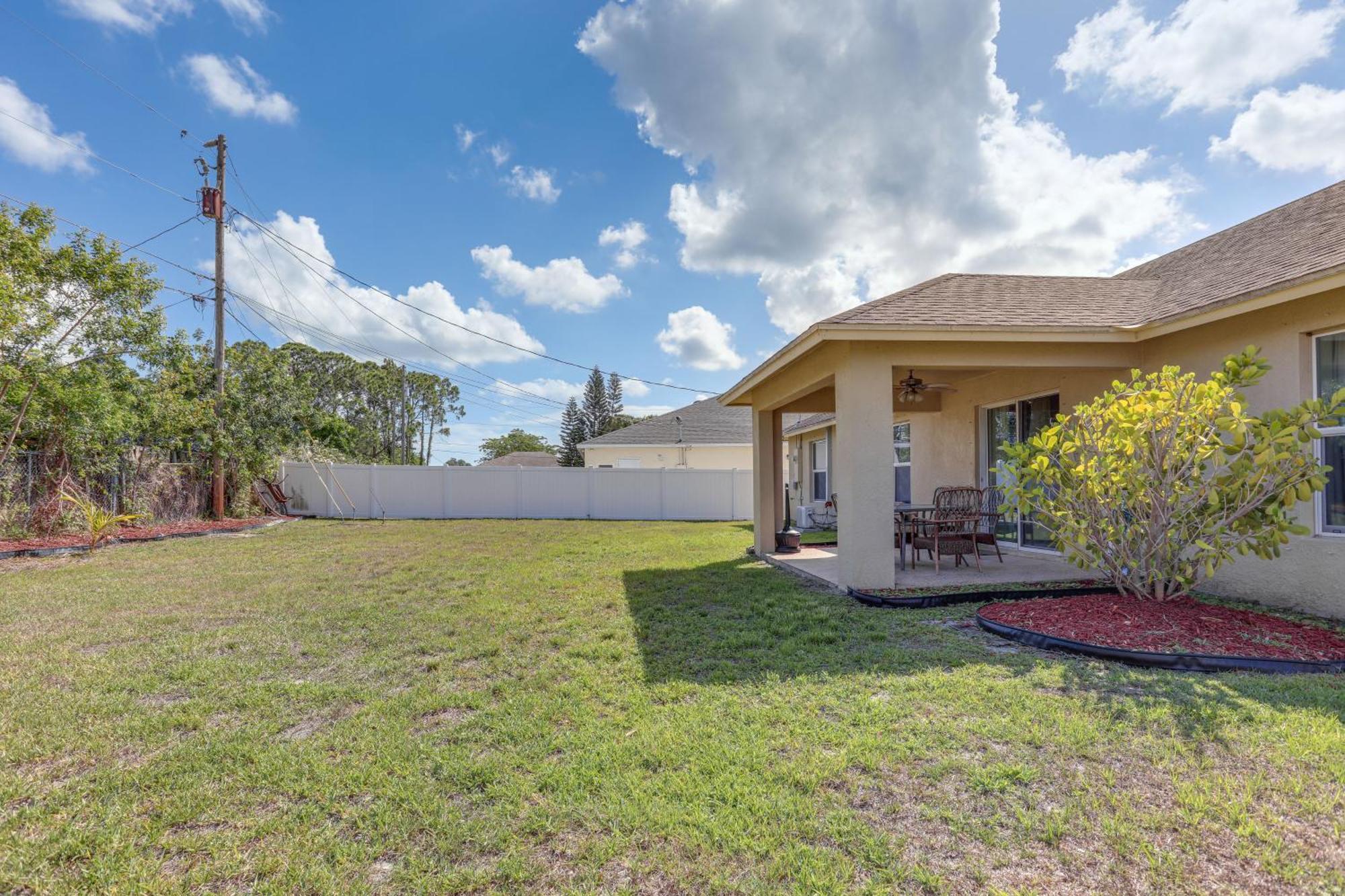 Port St Lucie Home With Above-Ground Pool And Grill Carlton Eksteriør billede